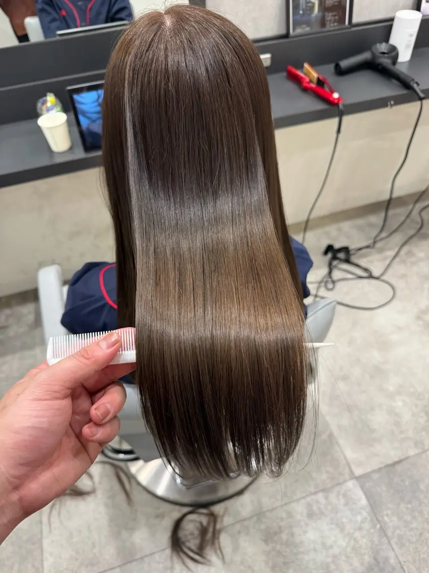 ロング カット ヘアカラー トリートメント RAISE by_WHITEのヘアスタイル