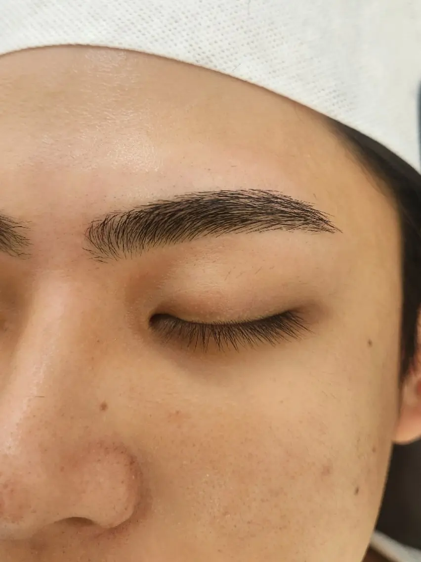 メンズ アイブロウ メンズアイブロウ 眉毛ワックス脱毛 ワックス脱毛 眉カット RYOTA  | 吉祥寺の眉毛・アイブロウイメージ