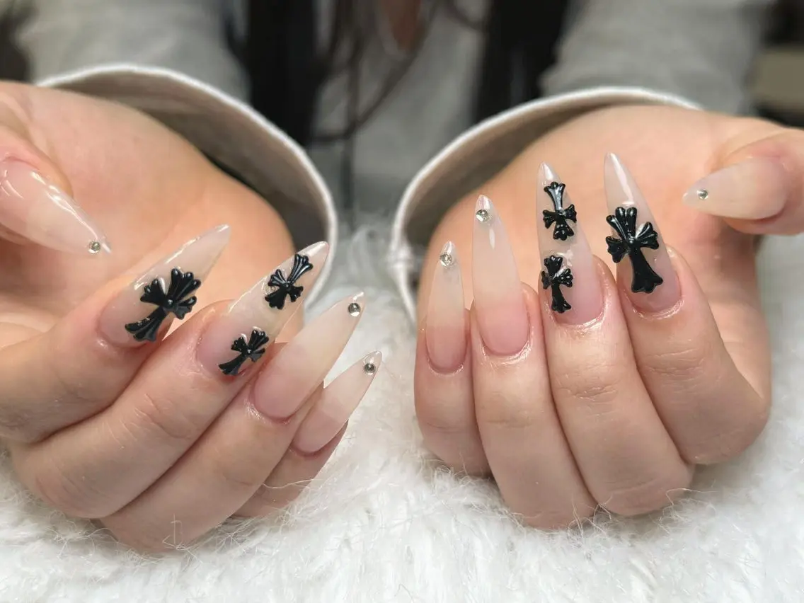 ネイル フレンチネイル ジェルネイル ガーリー 韓国ネイル ロングネイル ハンドネイル NieNail Nezukoのネイルデザイン