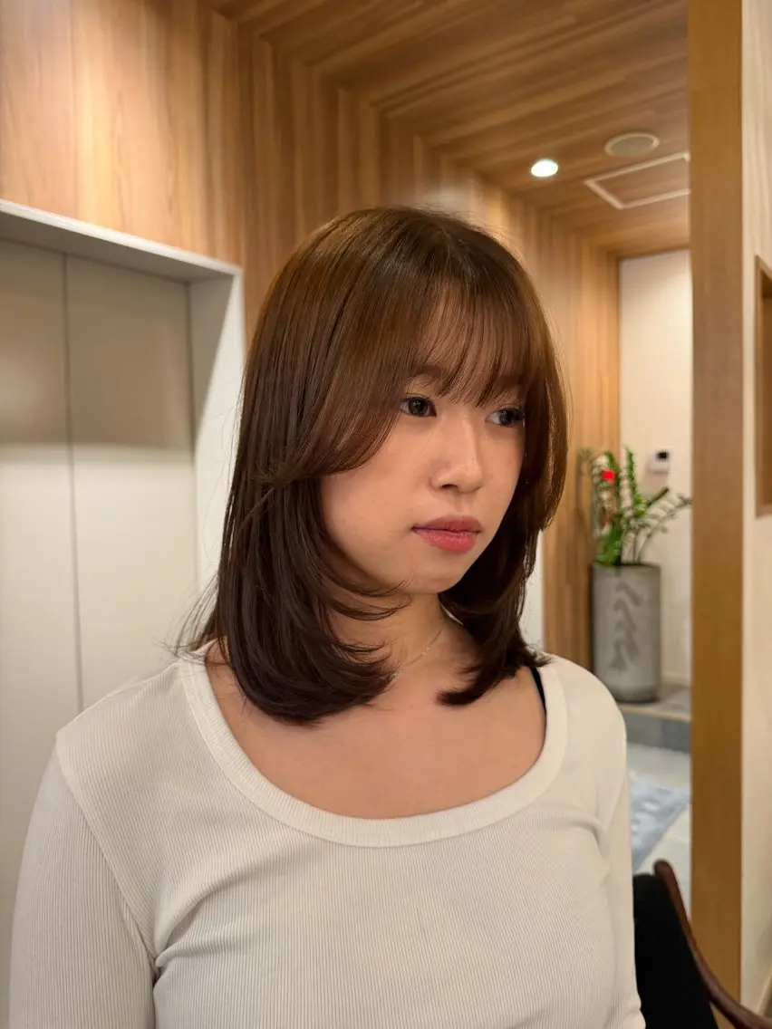 ミディアム ミディアムレイヤー レイヤーカット 小顔カット カット/パーマ たるみことりのヘアスタイル