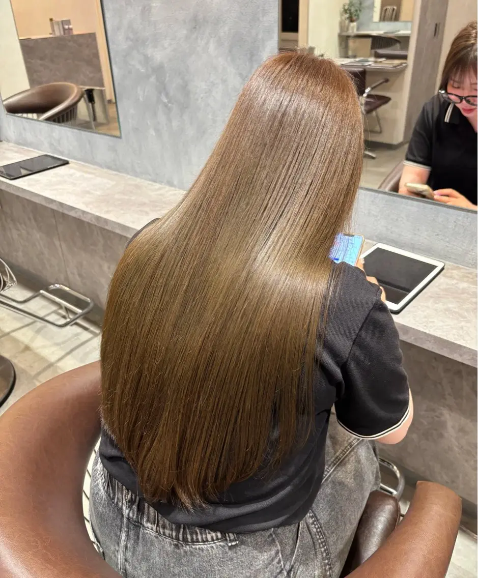 ロング カラー ベージュカラー オリーブベージュ ヘアカラー 若杉 百音のヘアスタイル