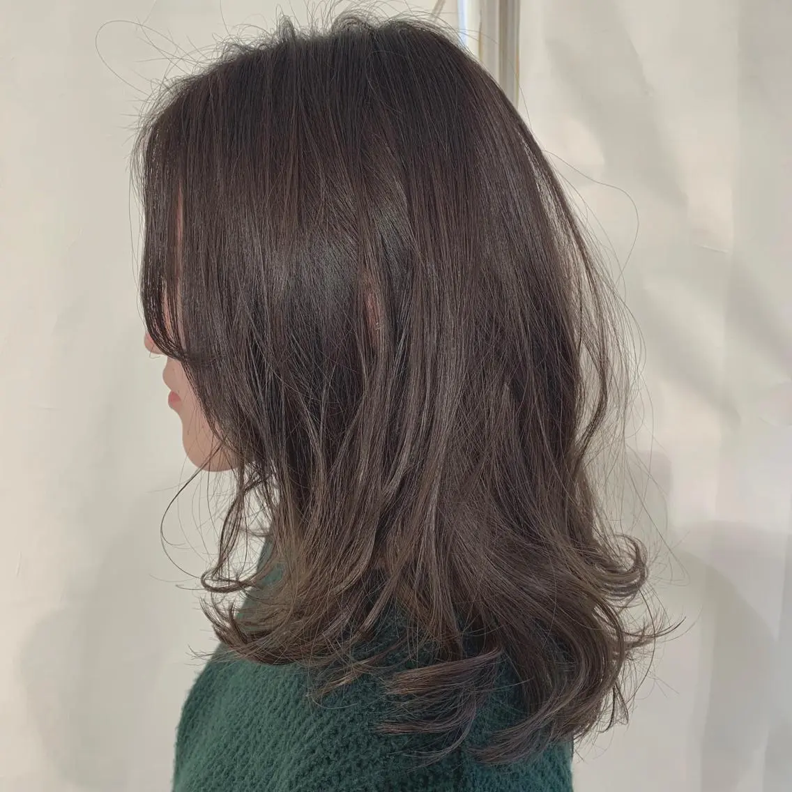 セミロング カラー アッシュ 透明感カラー 加藤 綾華のヘアスタイル