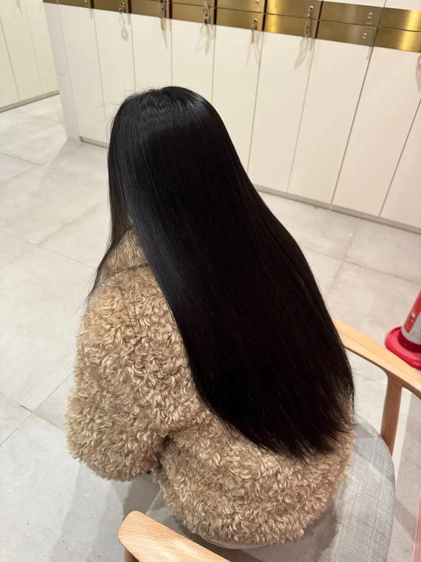 ミディアム 縮毛矯正 おかの まひろのヘアスタイル