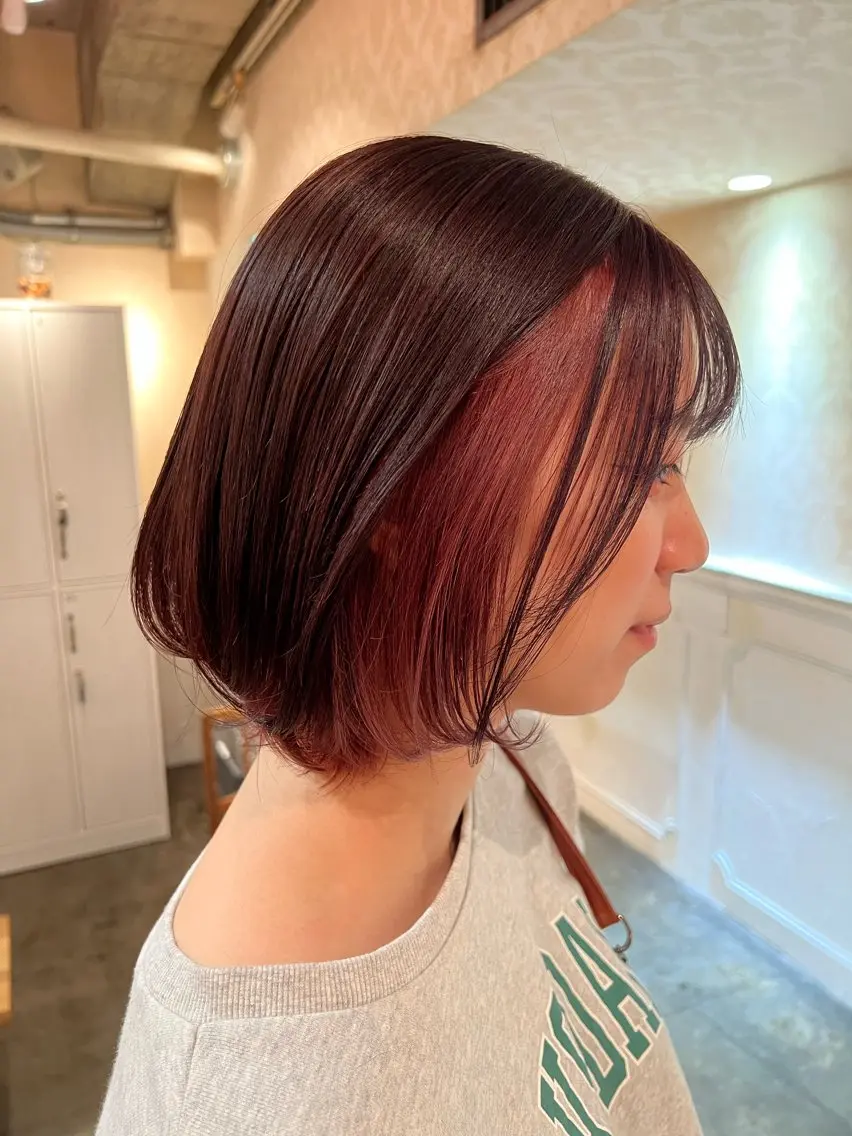 ショート カラー インナーカラー ピンクカラー カット ヘアカラー トリートメント ハイライト/インナー /ブリーチ/レイヤーのヘアスタイル