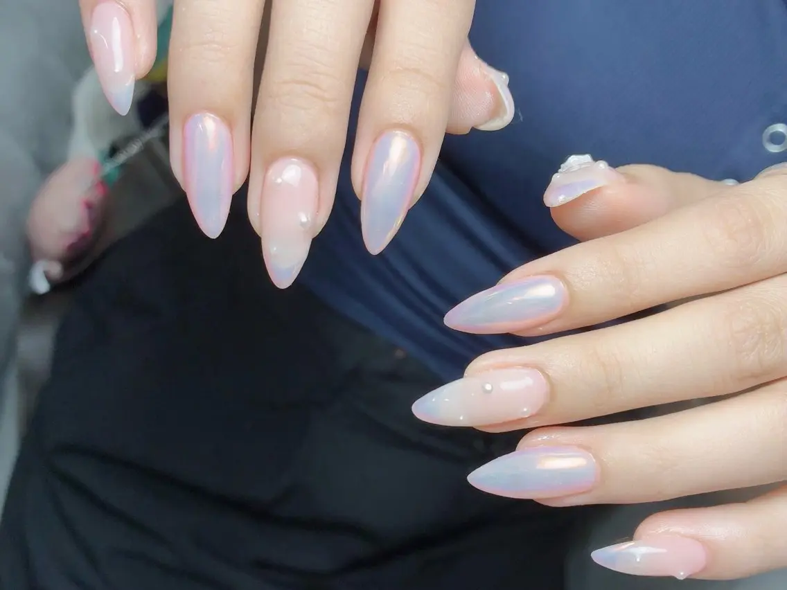ネイル オーロラネイル 長さ出し フレンチネイル ジェルネイル ガラスフレンチ ハンドネイル Rela・S NAILのネイルデザイン