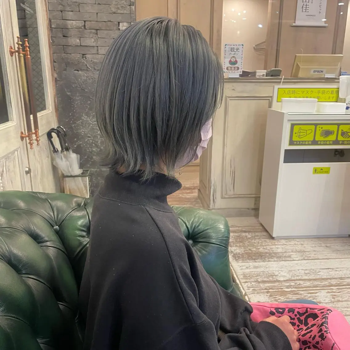 ショート ヘアカラー 山岸 朱里のヘアスタイル