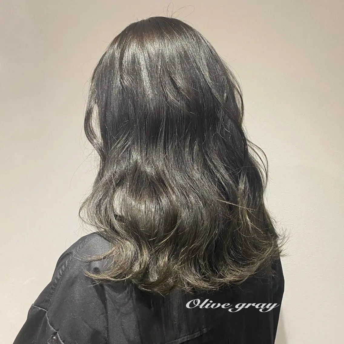 ロング カラー グレージュ オリーブグレージュ オリーブグレー 新宿⌇韓国風ヘア ⌇透明感カラーのヘアスタイル