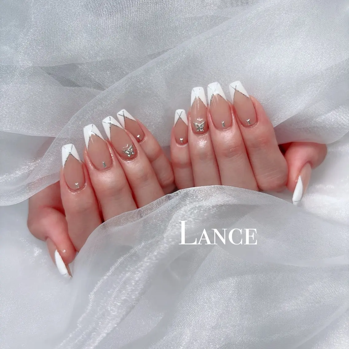 ネイル オーロラネイル フットネイル 氷ネイル・うるうるネイル キラキラネイル 韓国ネイル Lance nailのネイルデザイン