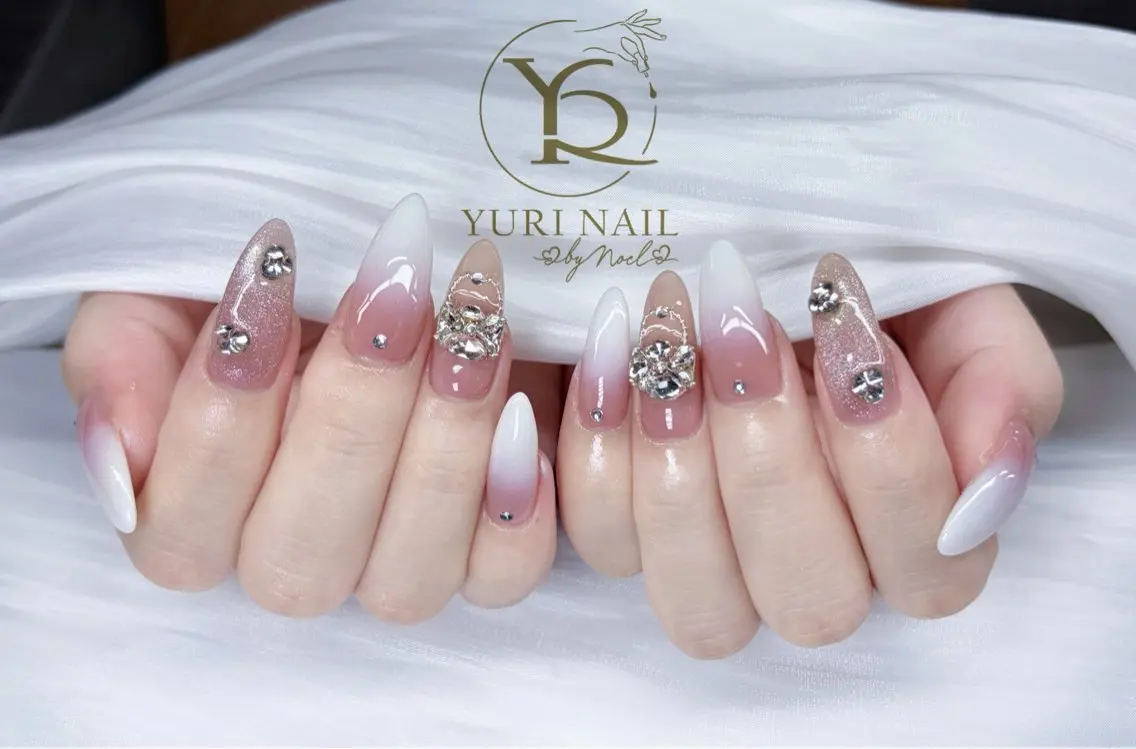 ネイル ハンドネイル フットネイル ハンドケア YURI Nail NARITAのネイルデザイン