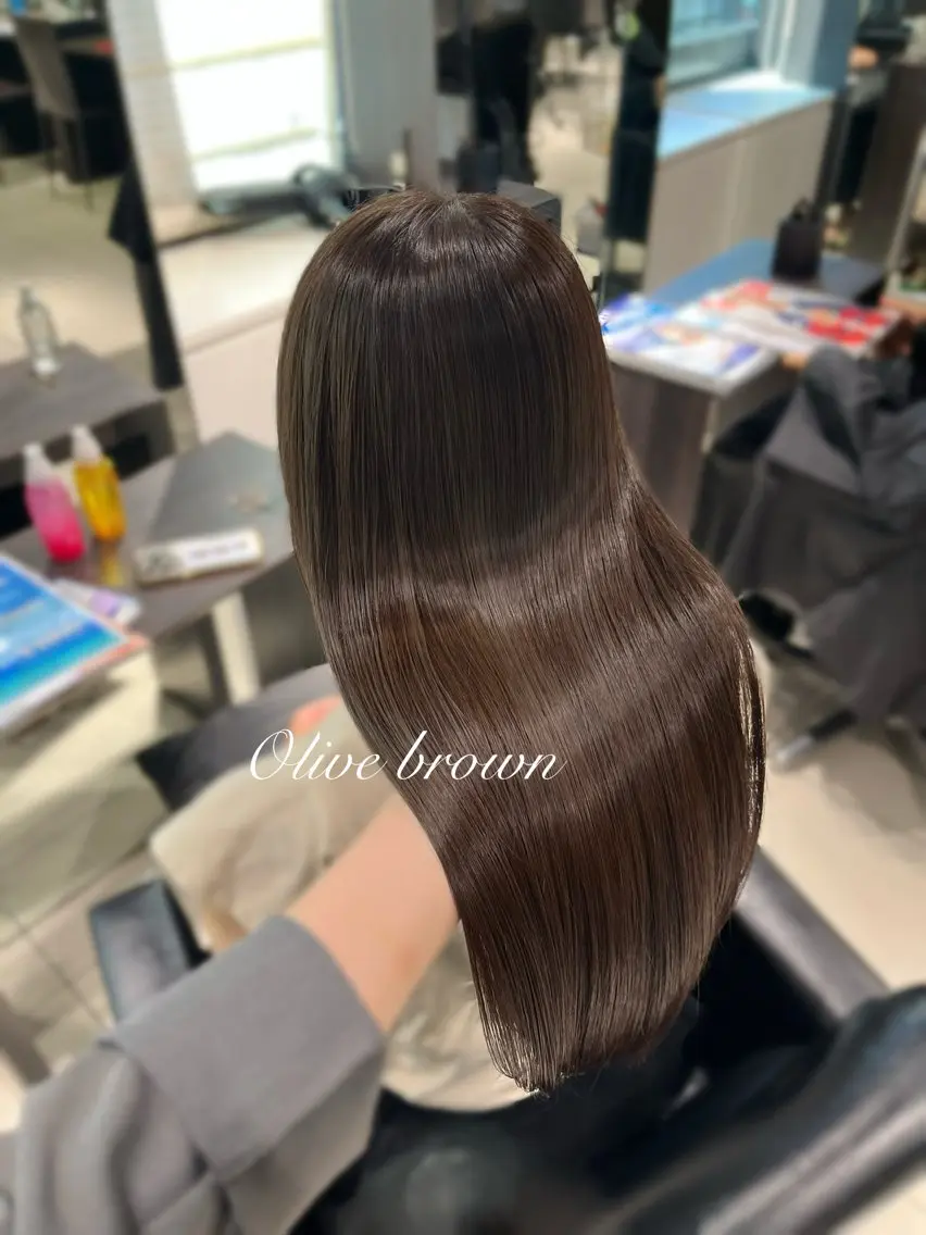 ロング カット ヘアカラー トリートメント レイヤー×艶髪🤎. 𝜗𝜚hitomiのヘアスタイル