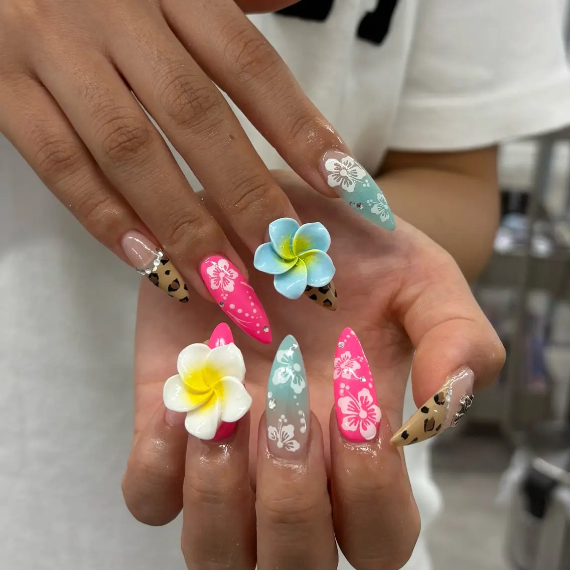 ネイル ハンドネイル yuria 🎀海外ネイル🌺のネイルデザイン
