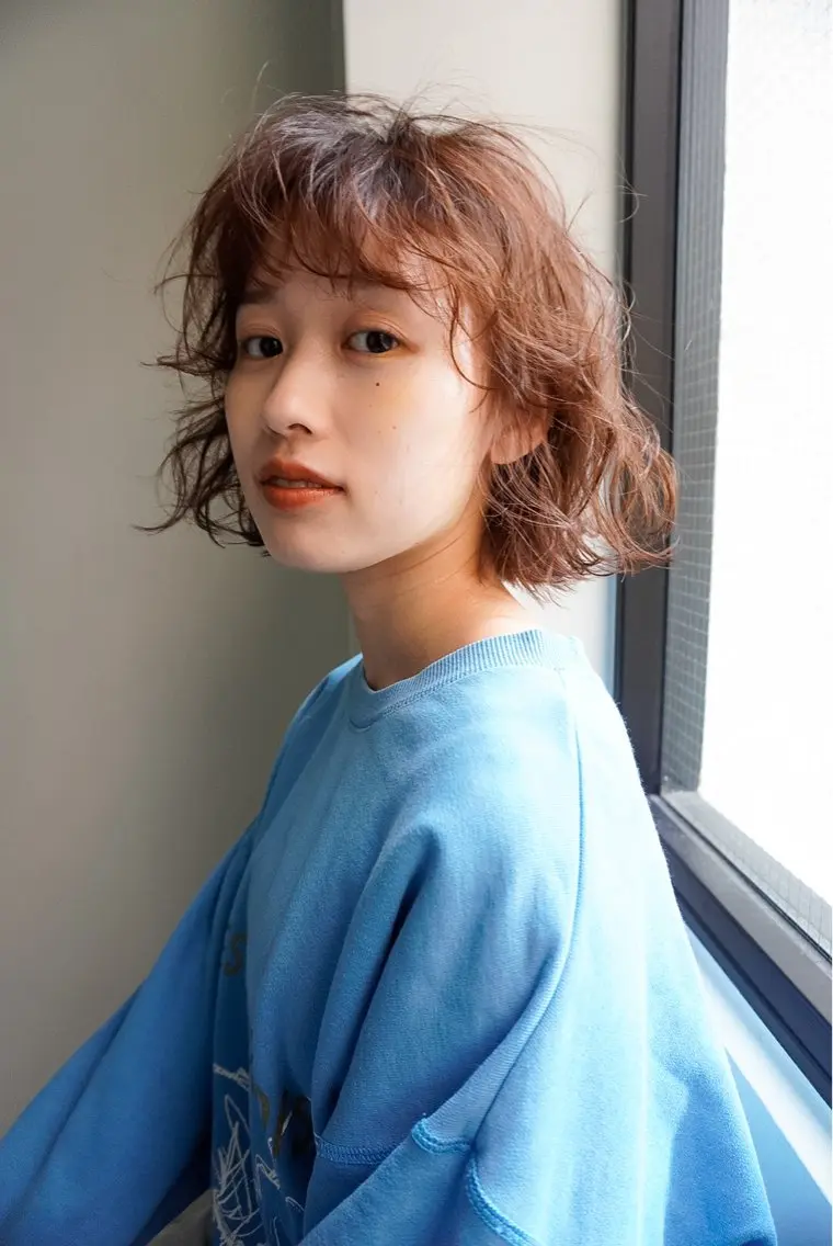 ミディアム パーマ ミディアムパーマ ボブ 小林 莉菜のヘアスタイル