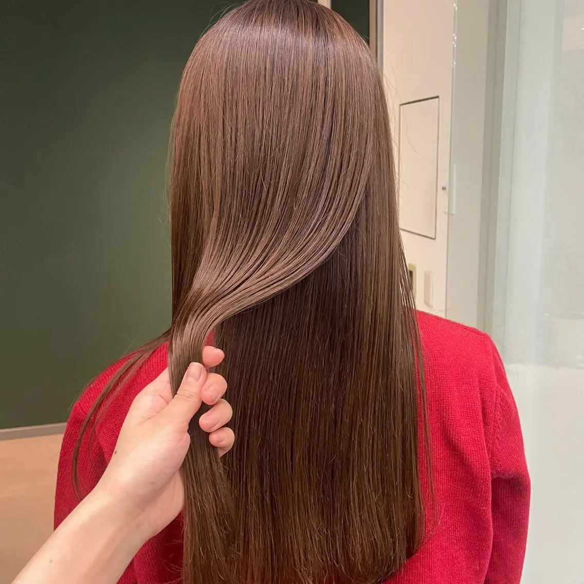 ロング パーマ 伸ばしかけ ストレートパーマ ひなた あゆみのヘアスタイル