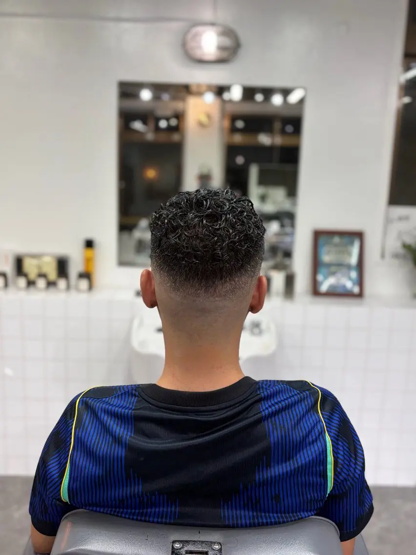 パーマ 宜保 斗馬のヘアスタイル