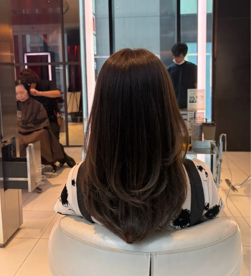 セミロング カラー ヘアカラー ゆりあ|カラー・縮毛 モデル様募集中🩶のヘアスタイル