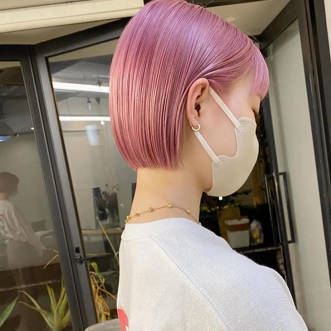 ショート カラー ヘアアレンジ ハイトーンカラー ピンクカラー ボブ Flamme Annaのヘアスタイル