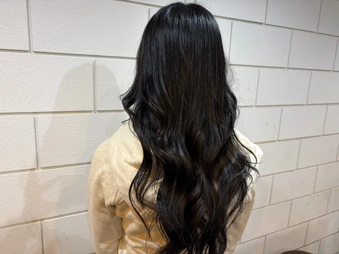 ロング カラー 黒髪 ナチュラルブラック ヘアカラー 土屋 梓咲のヘアスタイル