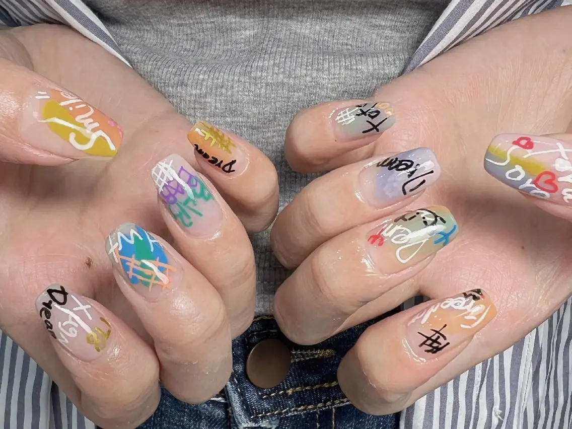 ネイル アートネイル ジェルネイル 持ち込み パラジェル 夏ネイル ハンドネイル UM Nail Salonのネイルデザイン