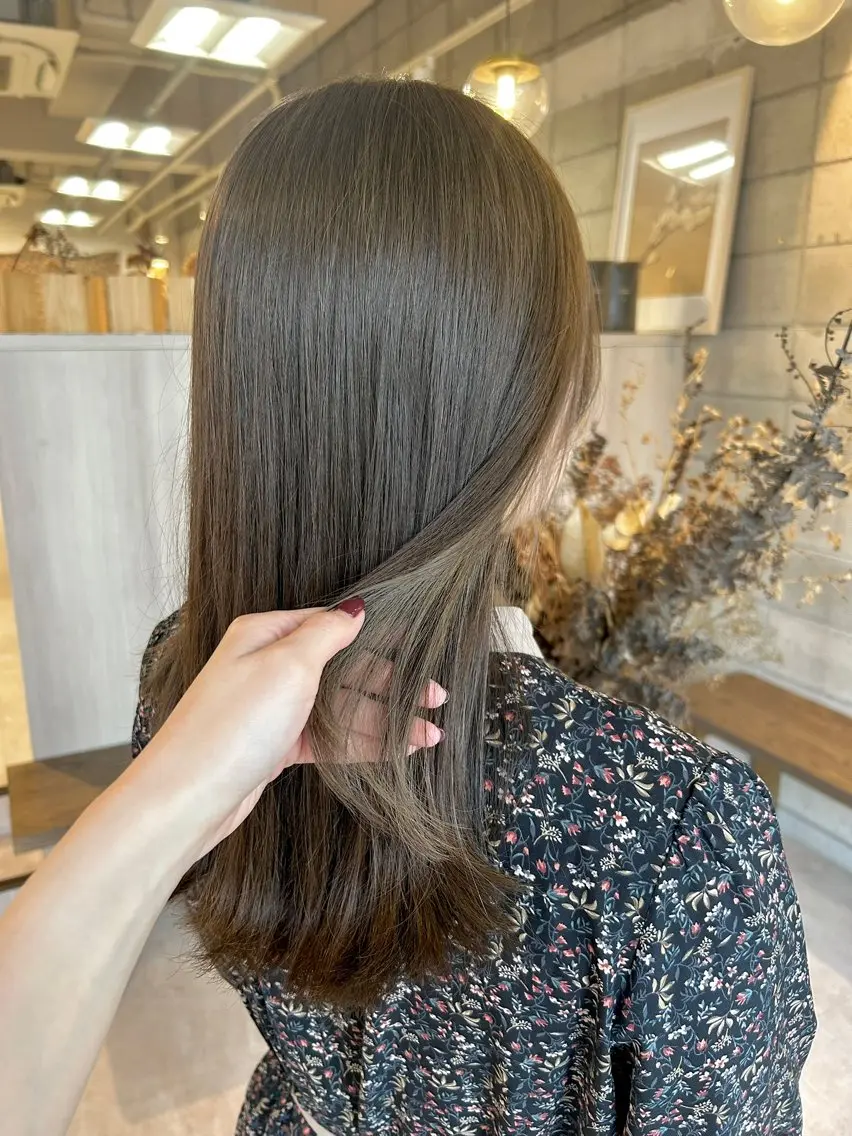 ロング カラー 眞名子 瑞紀のヘアスタイル
