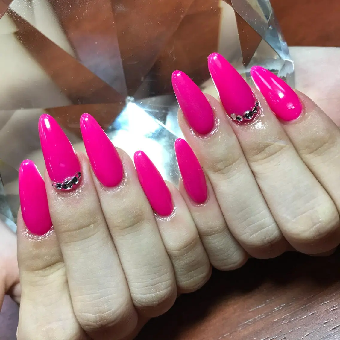 セミロング ネイル シンプルネイル ストーンネイル 《LB》ラブリエ Nail&eyeのマツエク・マツパデザイン