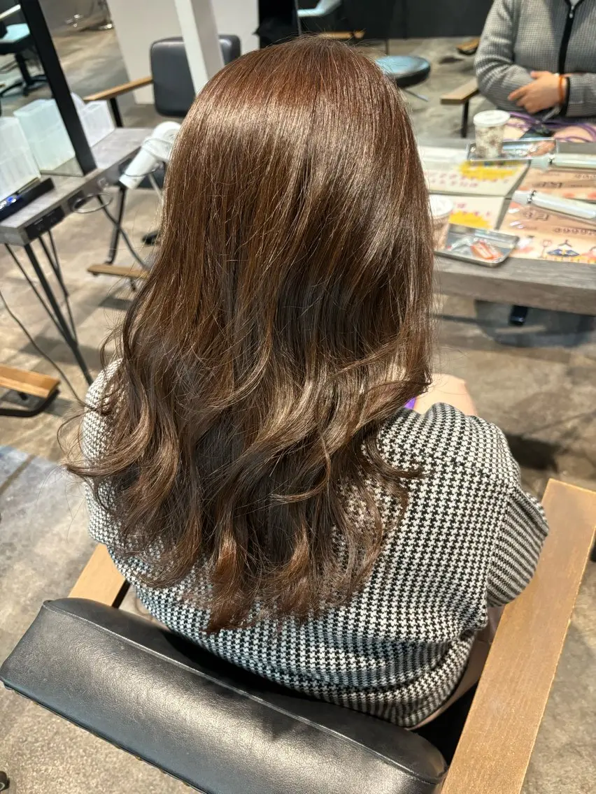 ミディアム カラー アッシュ ベージュカラー 穐田 航のヘアスタイル