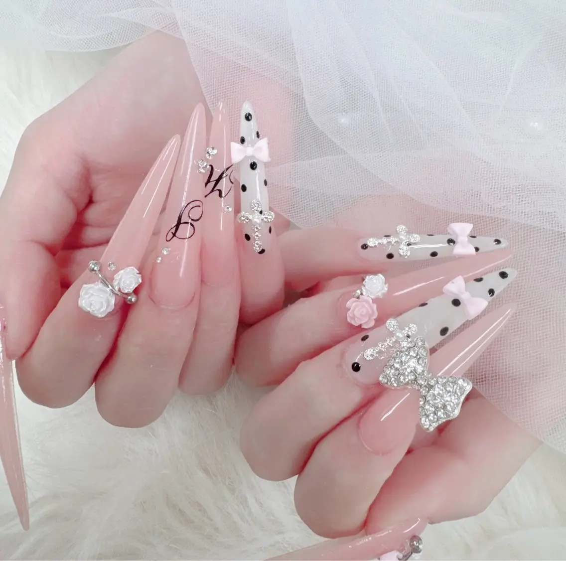 ネイル アートネイル オーロラネイル ボルドー チークネイル フレンチネイル ハンドネイル Sakura Nail Salonのネイルデザイン