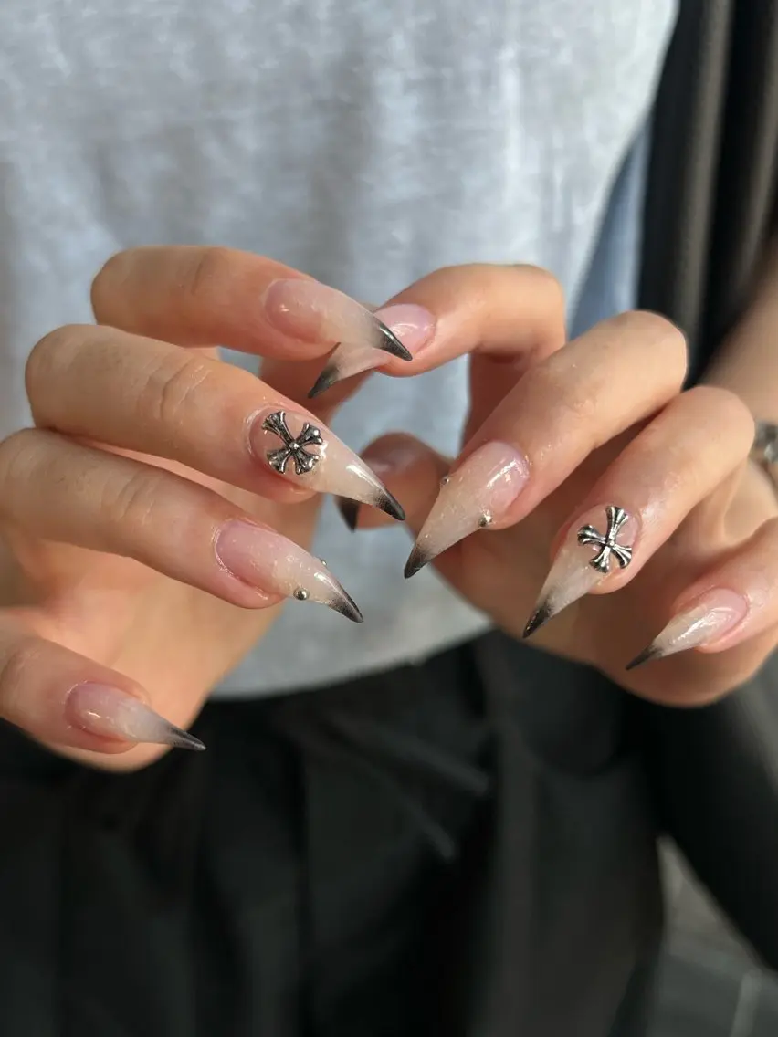 ネイル ハンドネイル Hata nail 🎀個性派ニュアンスのネイルデザイン
