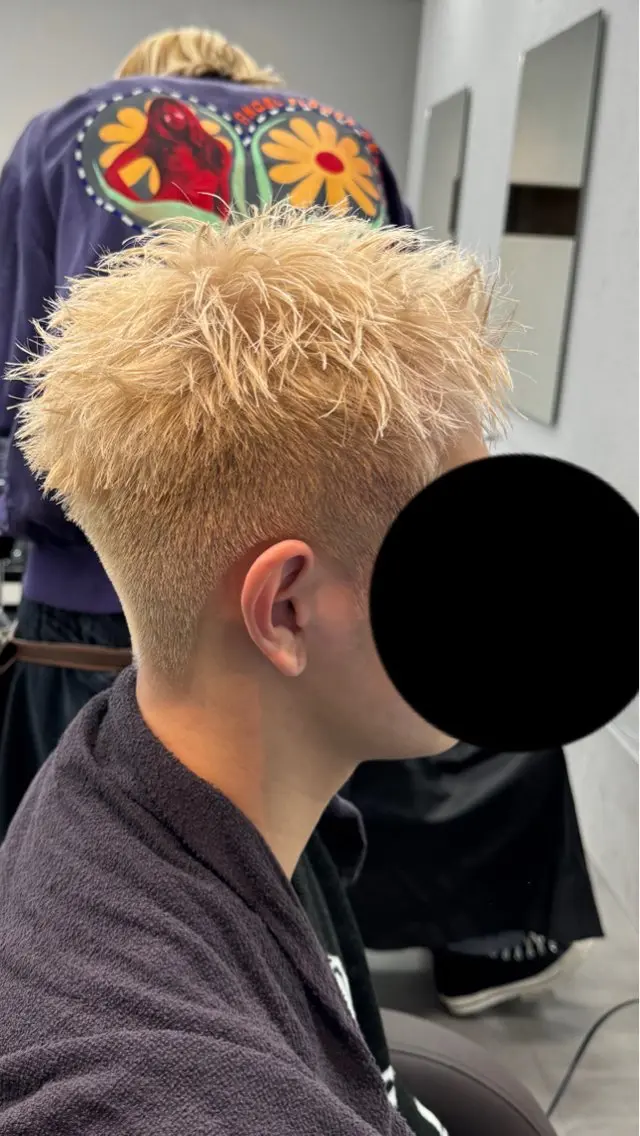 カラー メンズ メンズハイトーン スパイキーショート 刈り上げ ハイトーンカラー カット ヘアカラー メンズの悩み解決屋 花原雅人のヘアスタイル