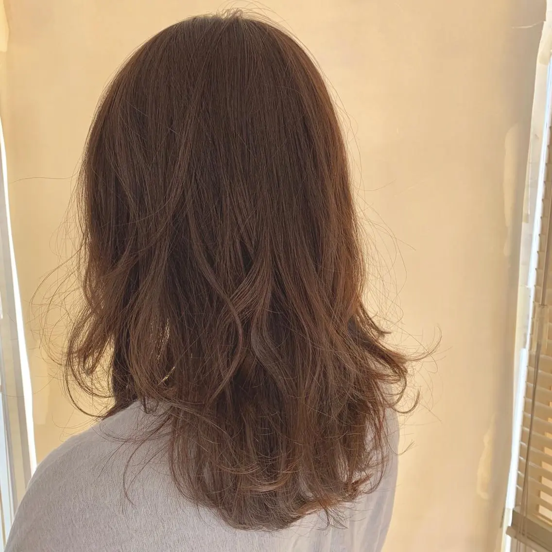 ミディアム カラー アッシュ ベージュカラー 加藤 綾華のヘアスタイル