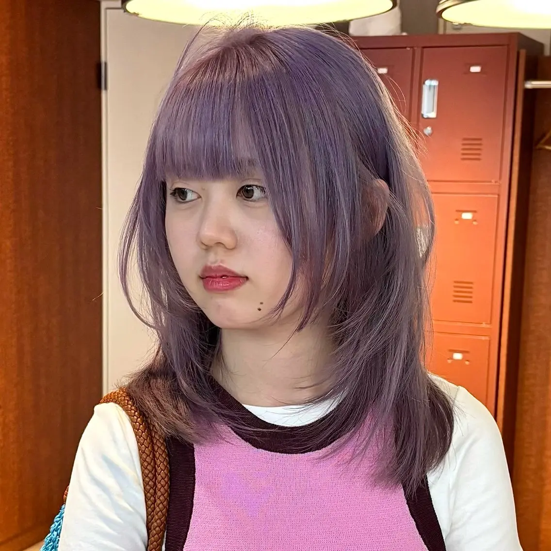 セミロング カラー ブリーチ 透明感カラー ラベンダーカラー ヘアカラー 複雑履歴/ レイヤー/ハッシュのヘアスタイル