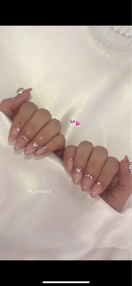 ネイル ジェルネイル キラキラネイル 韓国ネイル マグネットネイル ストーンネイル SOM NAILのネイルデザイン