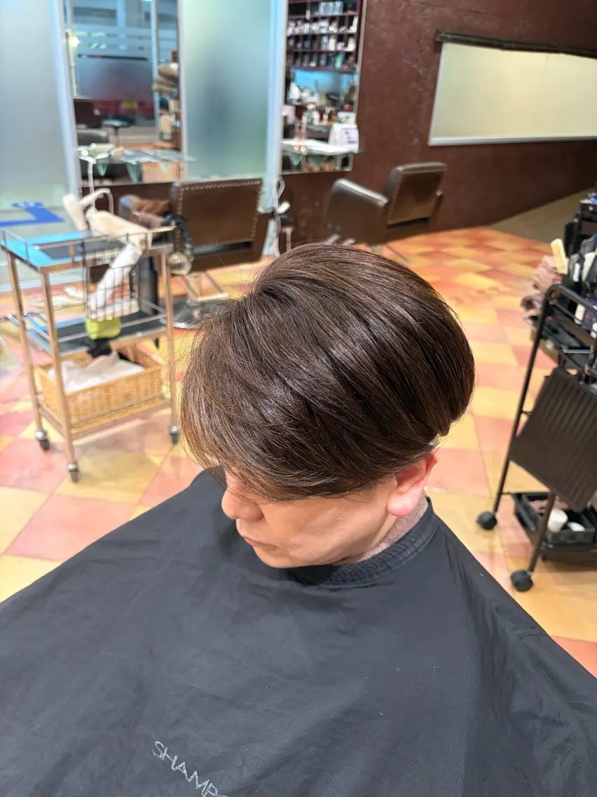 ショート カラー 長谷川 賢治のヘアスタイル