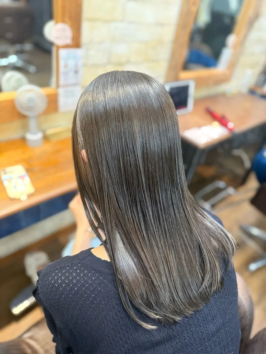ミディアム カラー アッシュ アッシュブラウン ブラウンカラー ティセラ/ カットモデル募集中のヘアスタイル