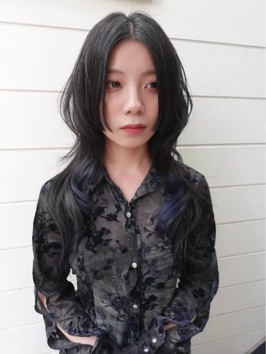 ロング カラー ヘアカラー トリートメント MIMI🌻໋᳝݊ 個性派カラー⑅ ⸝꙳のヘアスタイル
