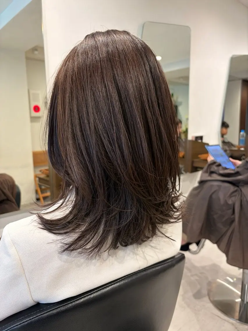 セミロング 髪質改善 レイヤーカット トリートメント カット ヘアカラー トリートメント 銀座/髪質改善/ 艶感カラー/岸田佳祐のヘアスタイル