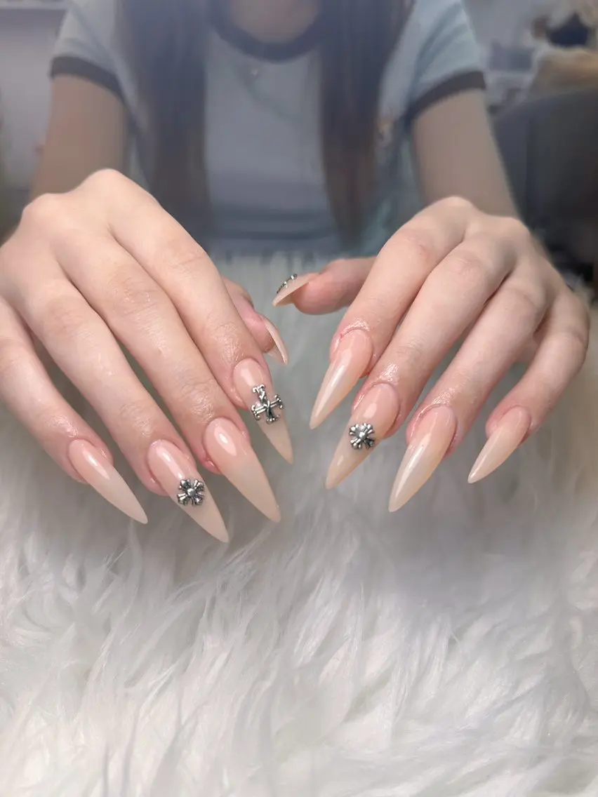 ネイル ハンドネイル Kingnail Emiのネイルデザイン