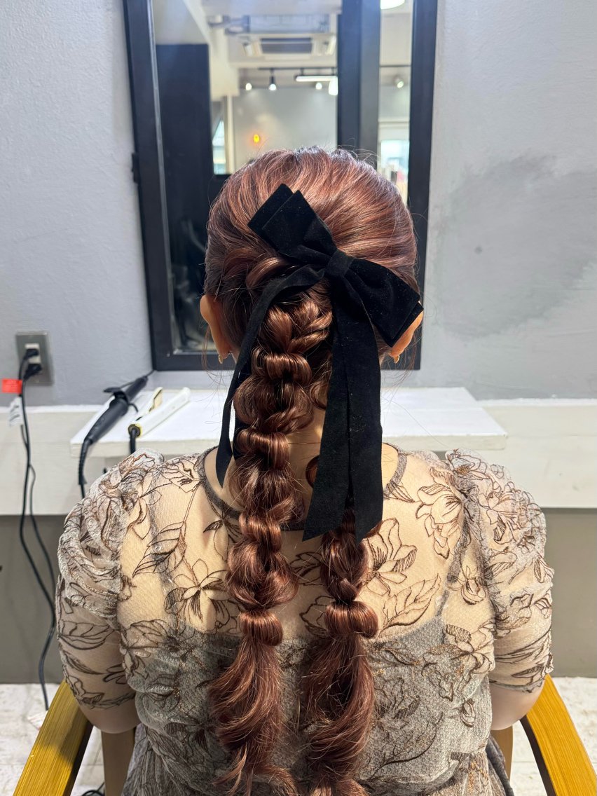 ヘアアレンジ 結婚式・ブライダル GiseL天神 ハイトーンAINAのヘアスタイル