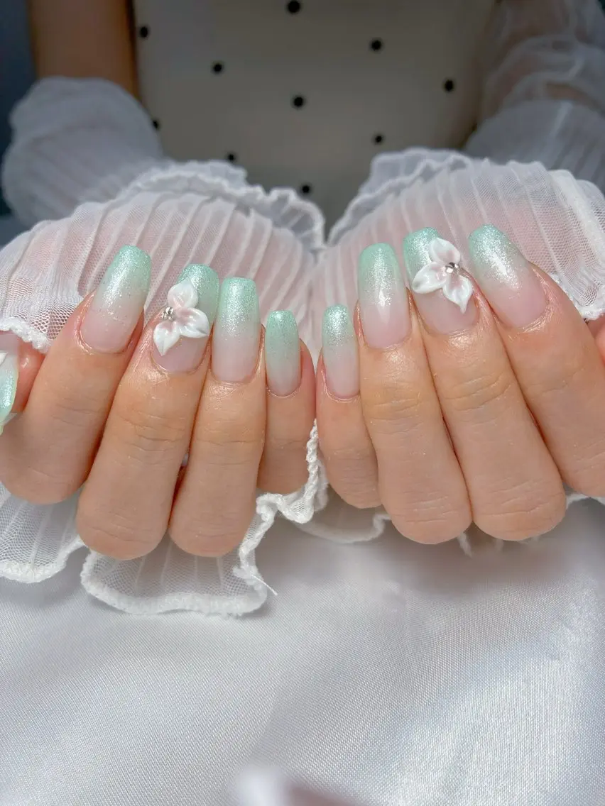 ミディアム ハンドネイル salon Luceのネイルデザイン