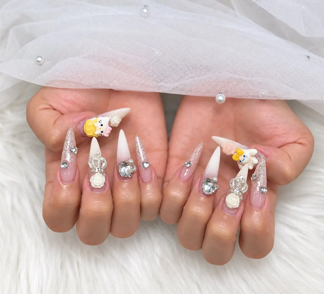 ネイル アートネイル ボルドー フレンチネイル ジェルネイル 氷ネイル・うるうるネイル ハンドネイル Julie Nail Rinのネイルデザイン