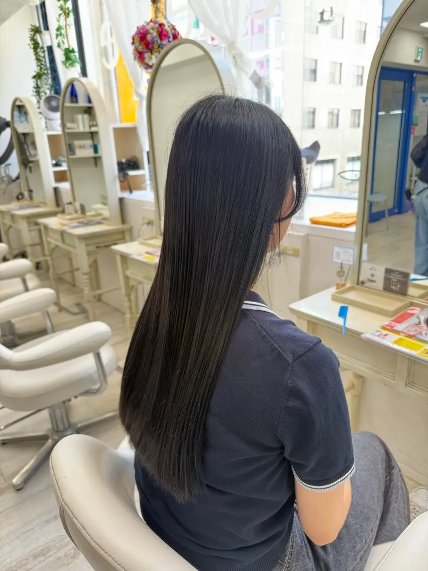 ロング ヘアカラー 新籾 尚哉のヘアスタイル
