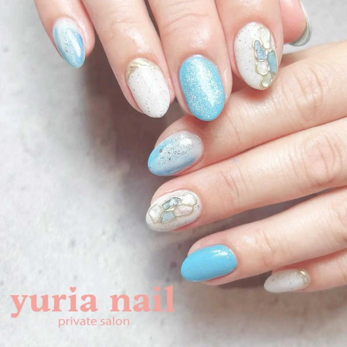 ネイル ブルー ジェルネイル キラキラネイル ストーンネイル ハンドネイル 小林 ゆりあのネイルデザイン