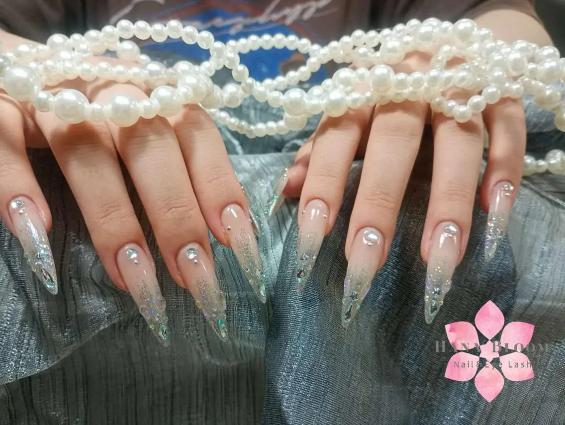 ネイル ハンドネイル ハンドケア HanaBloom 🩷ビンビンのネイルデザイン