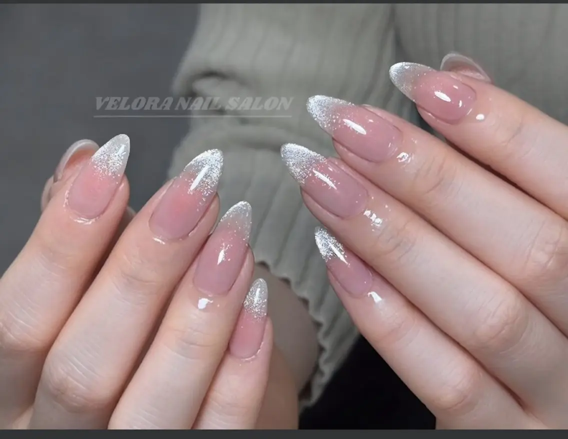 ネイル ハンドネイル VELORA AIMI のネイルデザイン