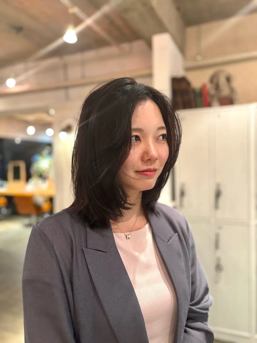 ミディアム カラー カット ヘアカラー トリートメント 髪質改善×レイヤー ヤマカワレンヤのヘアスタイル