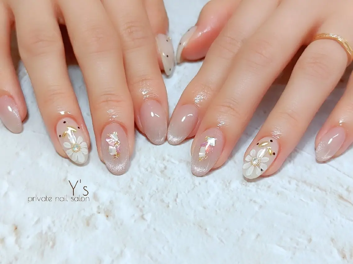 ネイル ハンドネイル YUMI NAGAI  のネイルデザイン