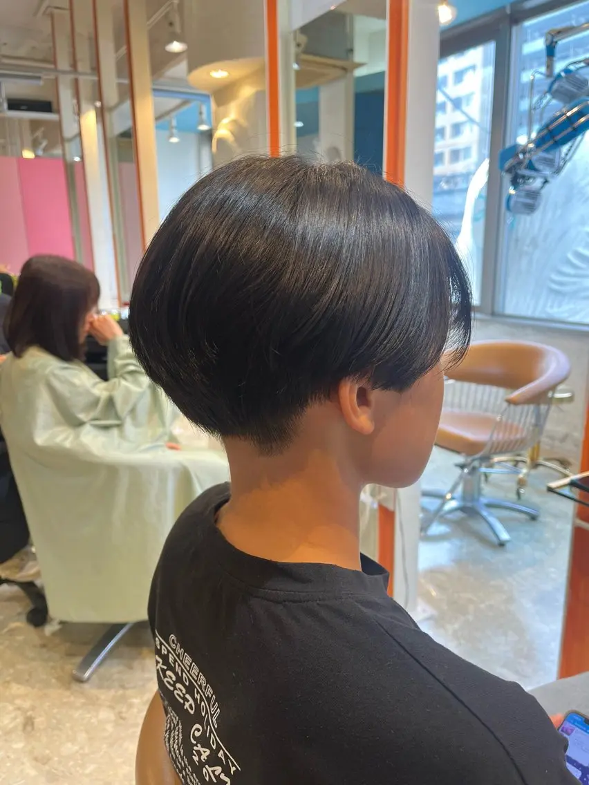 ショート カット うしだ かおるのヘアスタイル