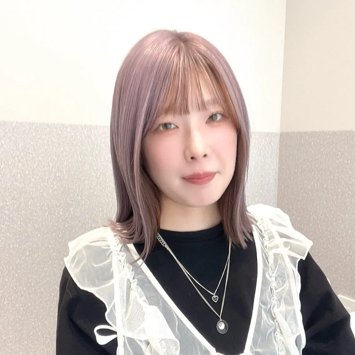 ミディアム カラー ヘアカラー 🩵ブリーチカラー MIORI🩵のヘアスタイル