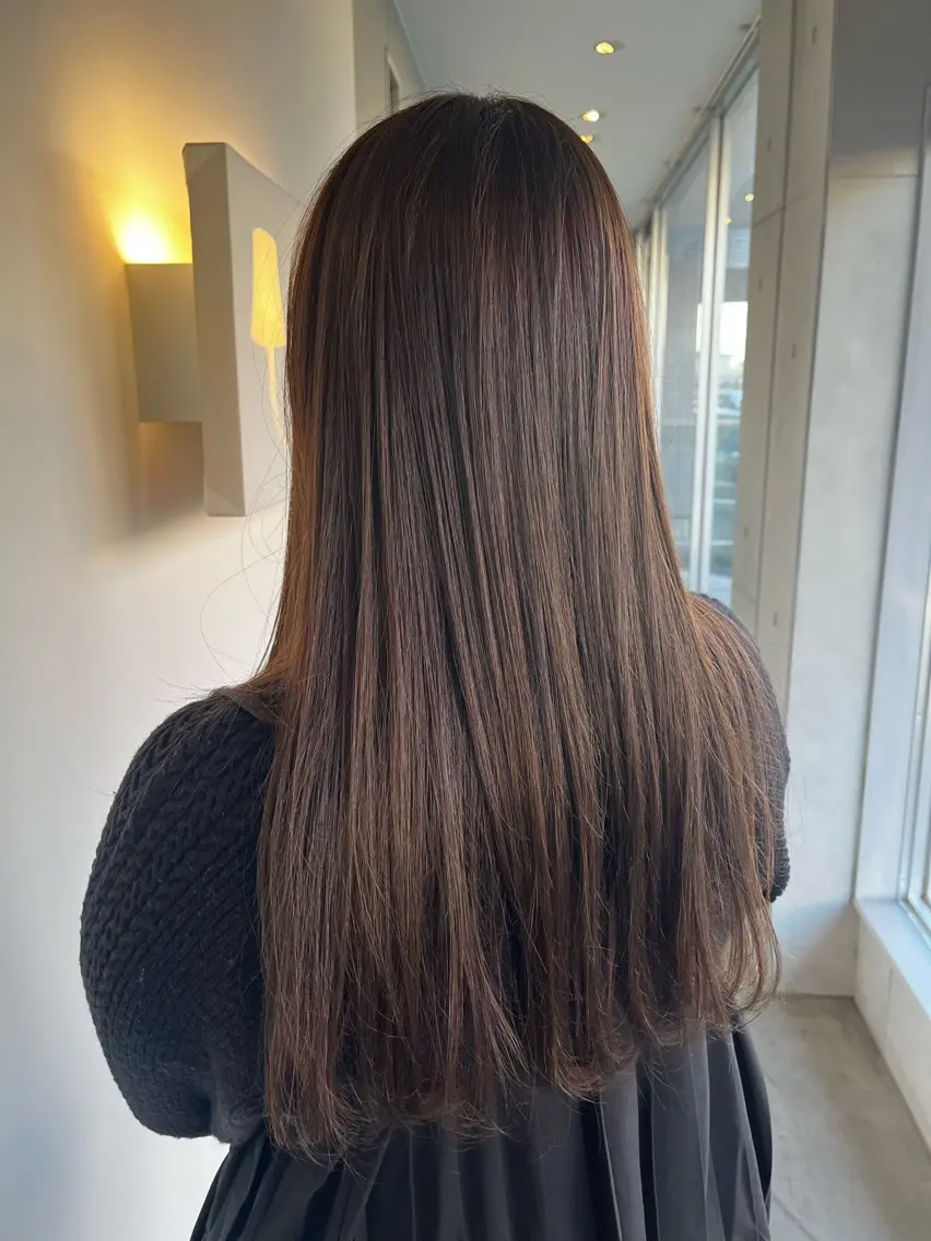 セミロング おせ ちさとのヘアスタイル