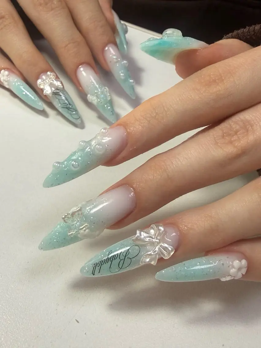 ネイル ジェルネイル 韓国ネイル 持ち込み シンプルネイル ワンホンネイル ハンドネイル 🎀Aura. Yurachanのネイルデザイン