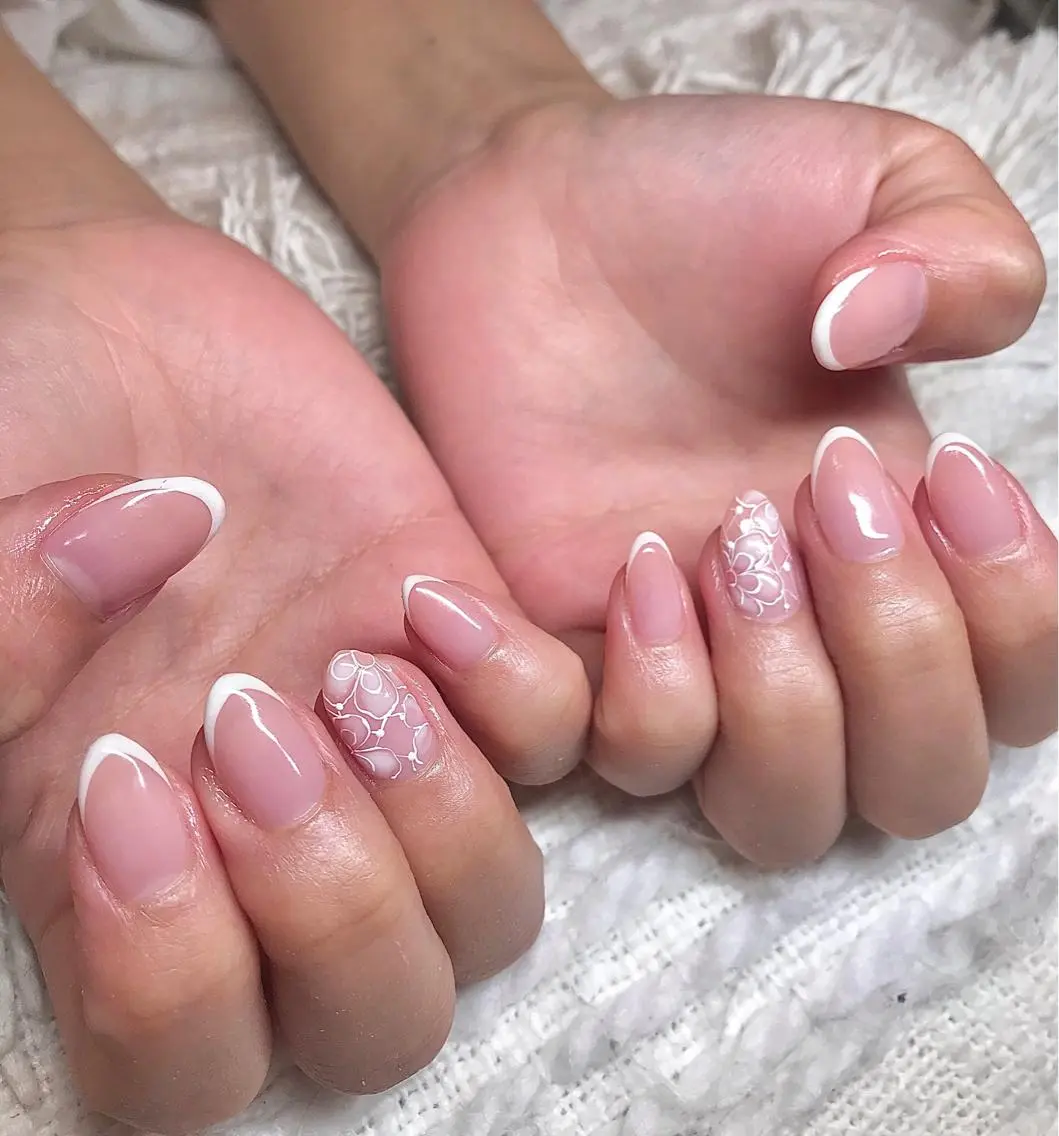 ミディアム カラー パーマ ヘアアレンジ ネイル フレンチネイル レース el. by Aoのネイルデザイン